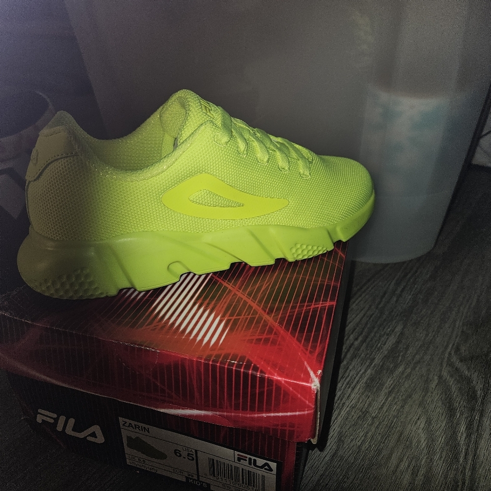 Fila Vibrant Lime Athletic Shoes